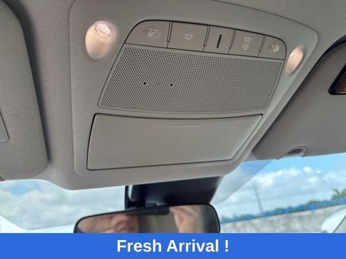 Used 2020 Nissan Rogue SV image 9