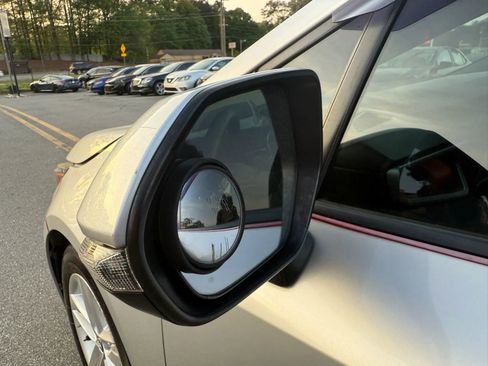 Used 2019 Toyota Corolla SE image 26