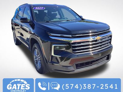 Used 2025 Chevrolet Traverse LT