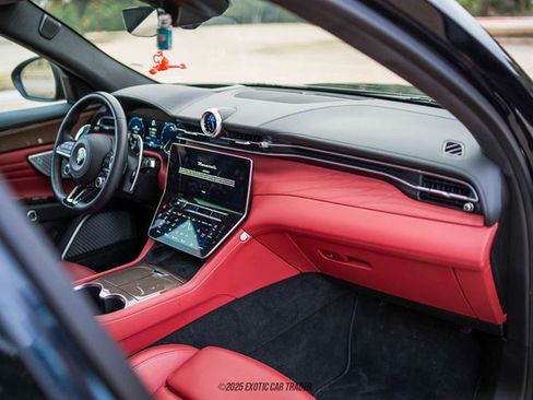 Used 2023 Maserati Grecale Modena image 46