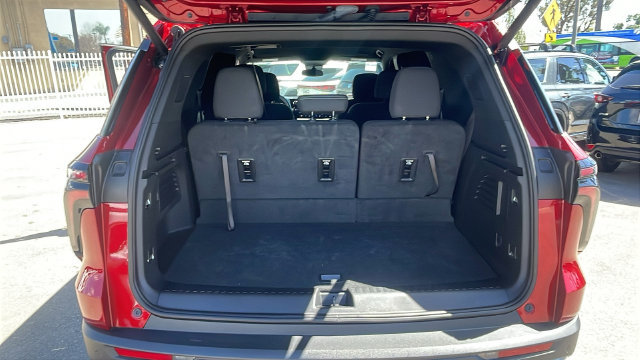 Used 2026 Chevrolet Traverse LT w/ LPO, Cargo Package FWD image 30