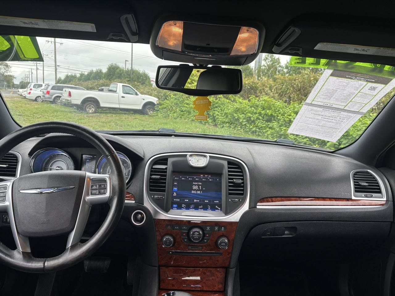 Used 2014 Chrysler 300 RWD image 9