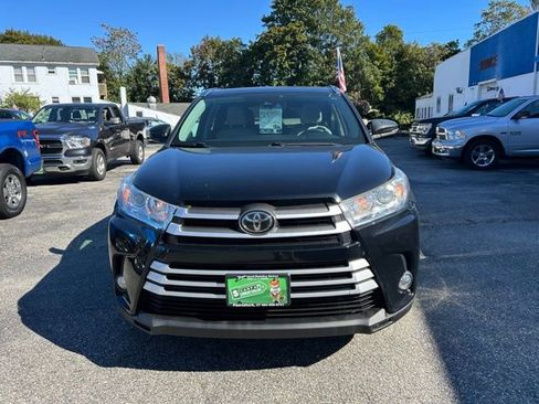 Used 2018 Toyota Highlander XLE AWD/4WD image 4
