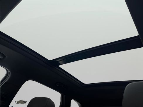 Used 2019 Chevrolet Blazer RS image 28