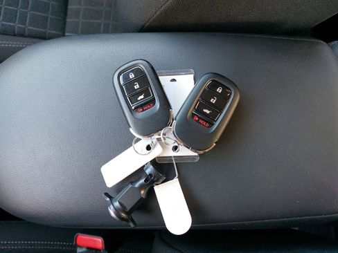 Used 2024 Honda HR-V LX image 10