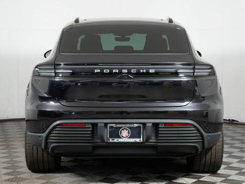 Certified 2025 Porsche Macan 4S Electric AWD/4WD image 6