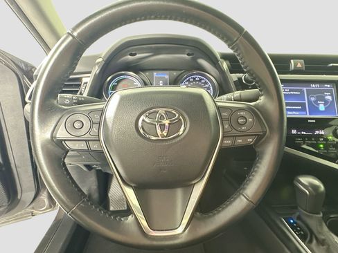Used 2020 Toyota Camry SE image 12
