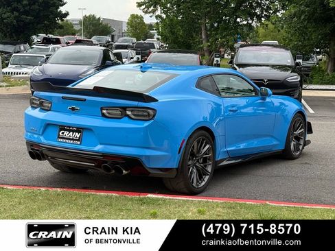 Used 2022 Chevrolet Camaro ZL1 RWD image 7