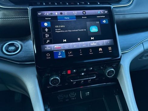 Used 2022 Jeep Grand Cherokee Overland w/ Advanced Protech Group III image 6