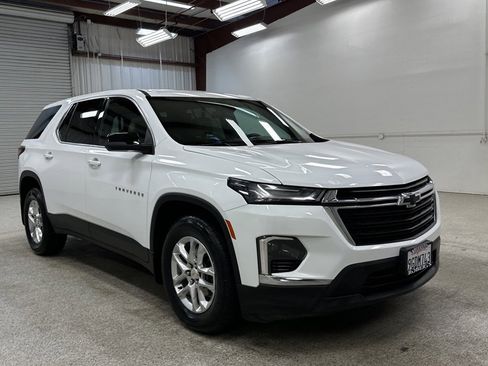 Used 2023 Chevrolet Traverse LS image 19