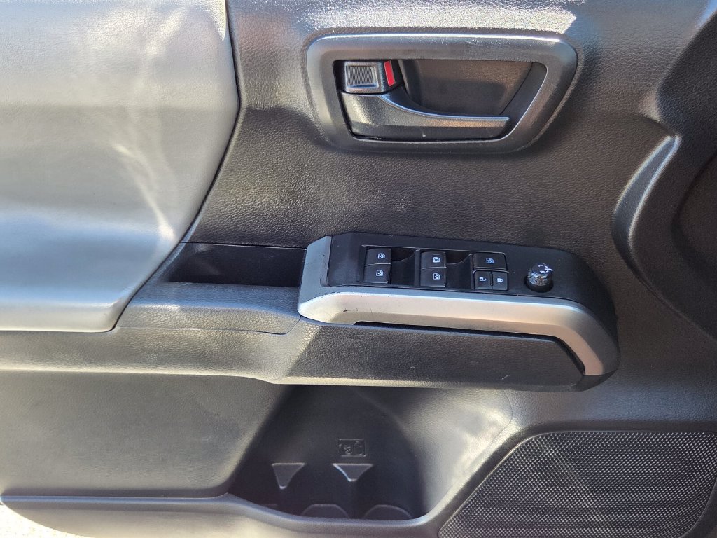Used 2021 Toyota Tacoma SR5 RWD image 27