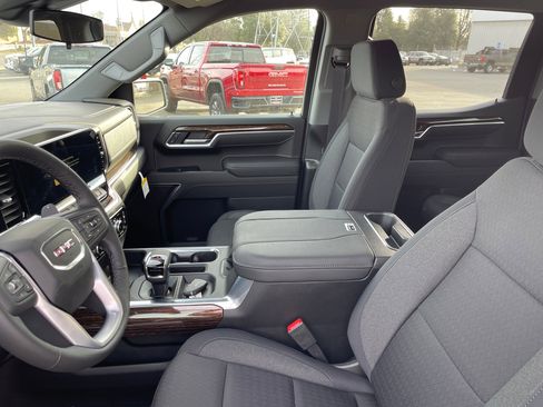New 2026 GMC Sierra 1500 Elevation image 12