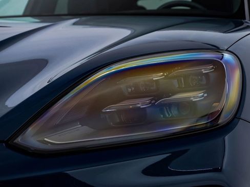 Certified 2024 Porsche Cayenne Coupe image 7