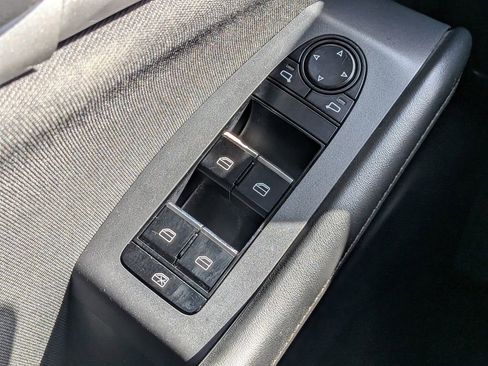 Used 2020 MAZDA MAZDA3 Sedan image 21