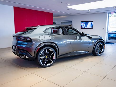 Used 2024 Ferrari Purosangue image 6