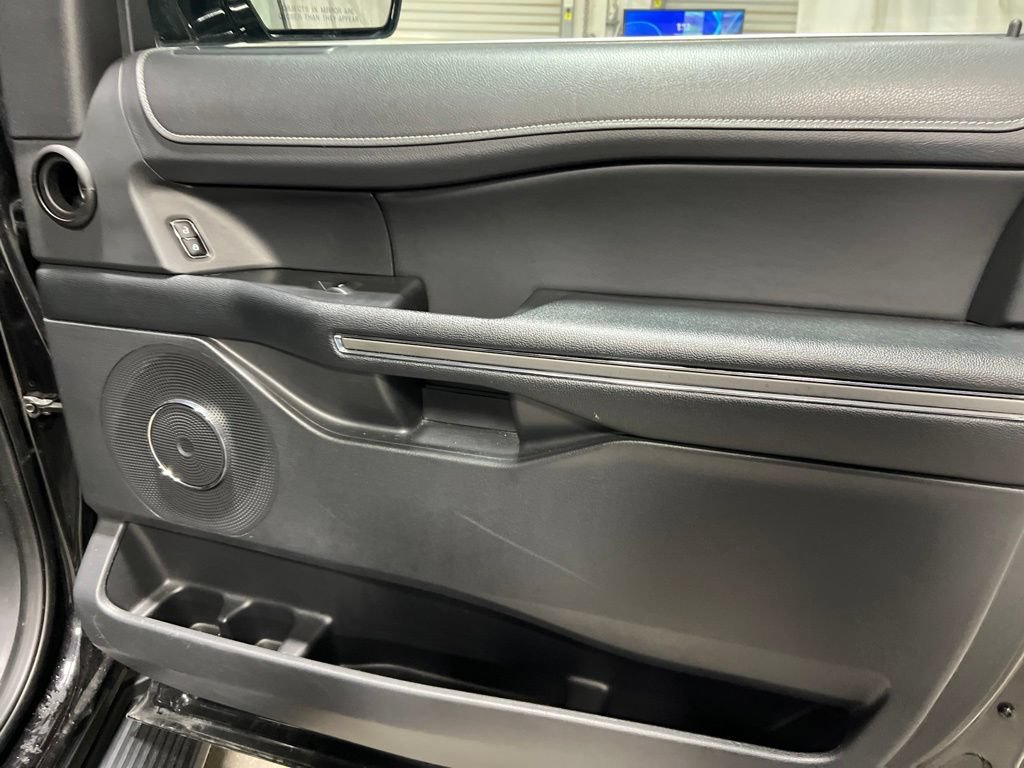Used 2024 Ford Expedition XLT AWD/4WD image 11