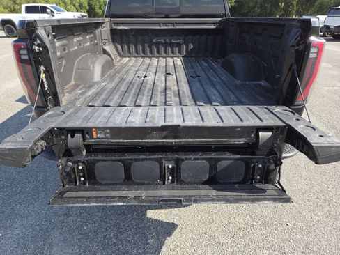 Used 2024 GMC Sierra 2500 AT4 w/ AT4 Premium Plus Package AWD/4WD image 23