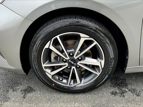 Used 2023 Kia Forte LXS image 10