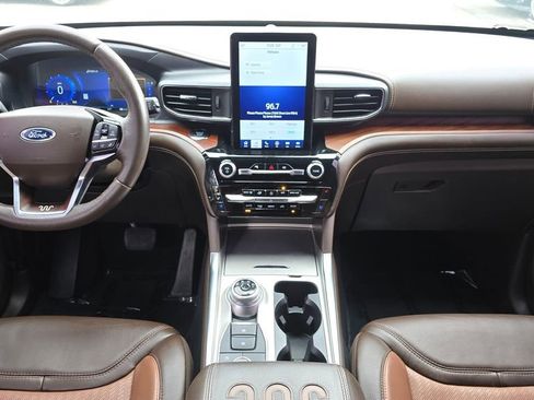 Used 2023 Ford Explorer King Ranch w/ Technology Package AWD/4WD image 19