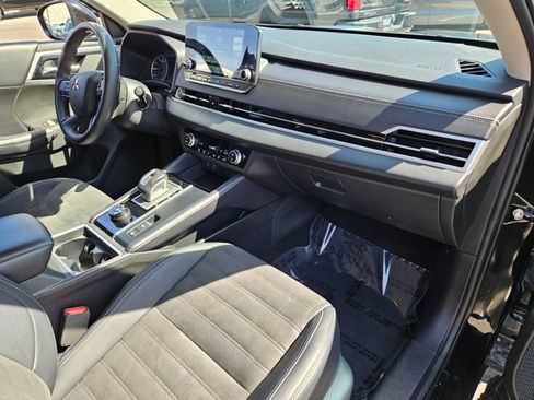 Used 2024 Mitsubishi Outlander SE image 21