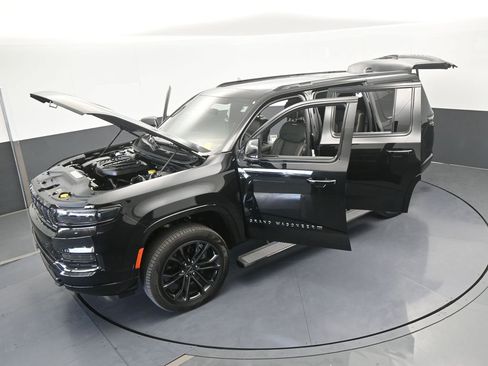 Used 2024 Jeep Grand Wagoneer Series III w/ Quick Order Packagew 28T image 86