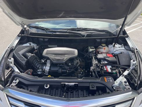 Used 2018 Cadillac XT5 Luxury w/ Driver Awareness Package AWD/4WD image 13