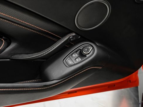 Used 2020 Aston Martin V8 Vantage Coupe RWD image 90
