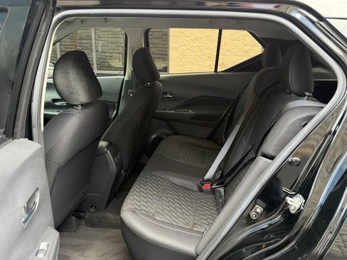 Used 2023 Nissan Kicks SV w/ Interior Electronics Package FWD image 30