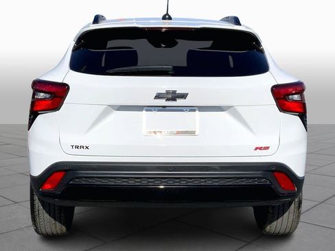 Used 2025 Chevrolet Trax RS w/ Sunroof Package image 5
