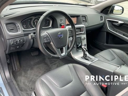 Used 2018 Volvo V60 T5 Cross Country w/ Convenience Package AWD/4WD image 24