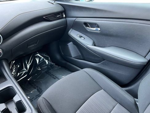 Used 2025 Nissan Sentra SV FWD image 40