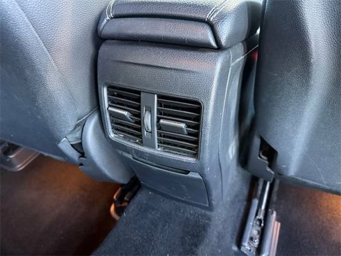 Used 2019 Mercedes-Benz CLA 250 image 24