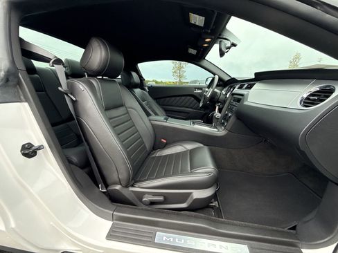 Used 2012 Ford Mustang GT Premium RWD image 22