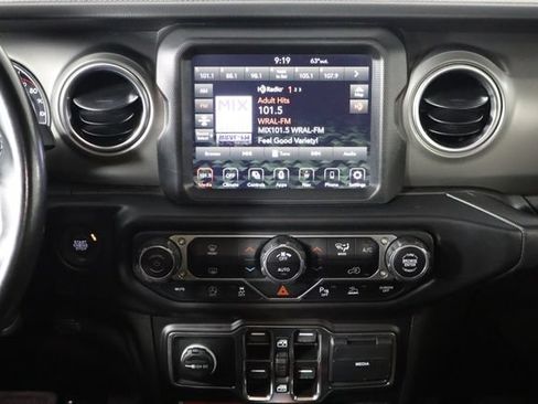 Used 2022 Jeep Wrangler Unlimited Rubicon AWD/4WD image 24