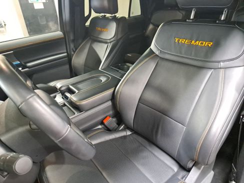 Used 2025 Ford Expedition Tremor AWD/4WD image 16