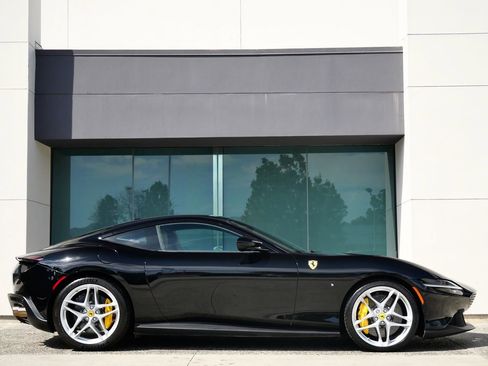 Used 2022 Ferrari Roma image 4