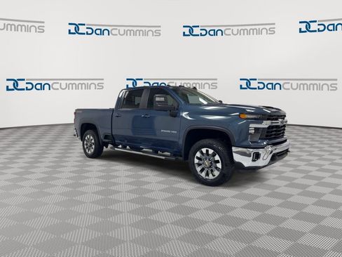 Used 2025 Chevrolet Silverado 2500 LT w/ All Star Edition AWD/4WD image 2