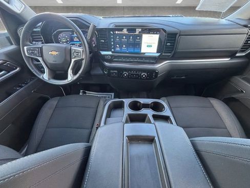 Used 2025 Chevrolet Silverado 2500 LT w/ Convenience Package AWD/4WD image 25