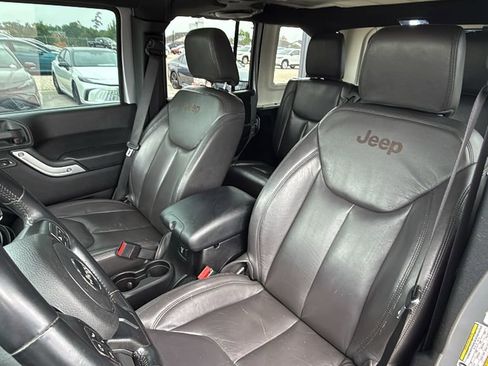 Used 2013 Jeep Wrangler Unlimited Sahara w/ Connectivity Group AWD/4WD image 14