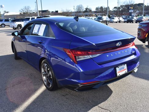 Used 2022 Hyundai Elantra Limited w/ Cargo Package image 7