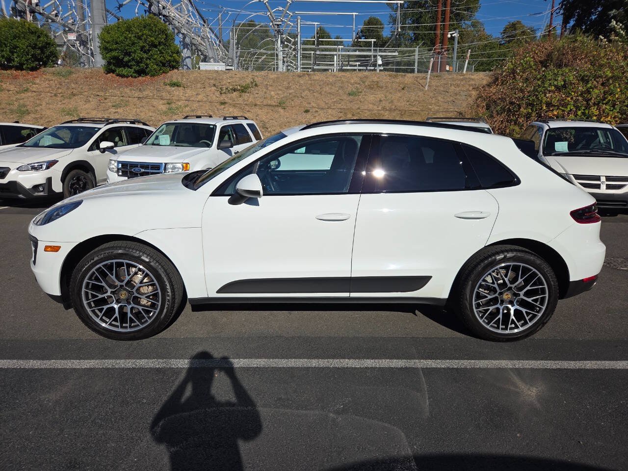 Used 2017 Porsche Macan S w/ Premium Package Plus AWD/4WD image 4