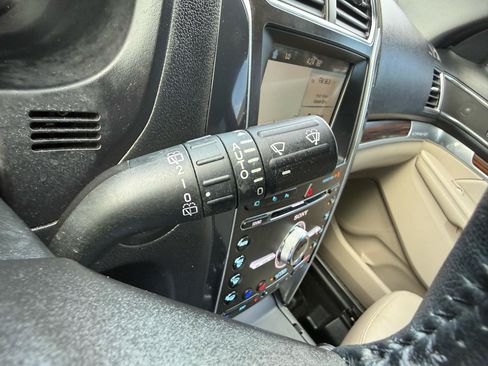 Used 2018 Ford Explorer Limited w/ Equipment Group 301A AWD/4WD image 28