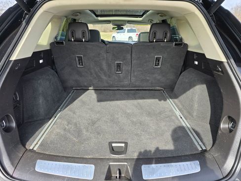 Used 2017 Cadillac XT5 Luxury image 10