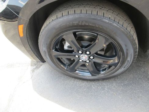 Used 2024 Buick Enclave Essence w/ Experience Buick Package FWD image 15