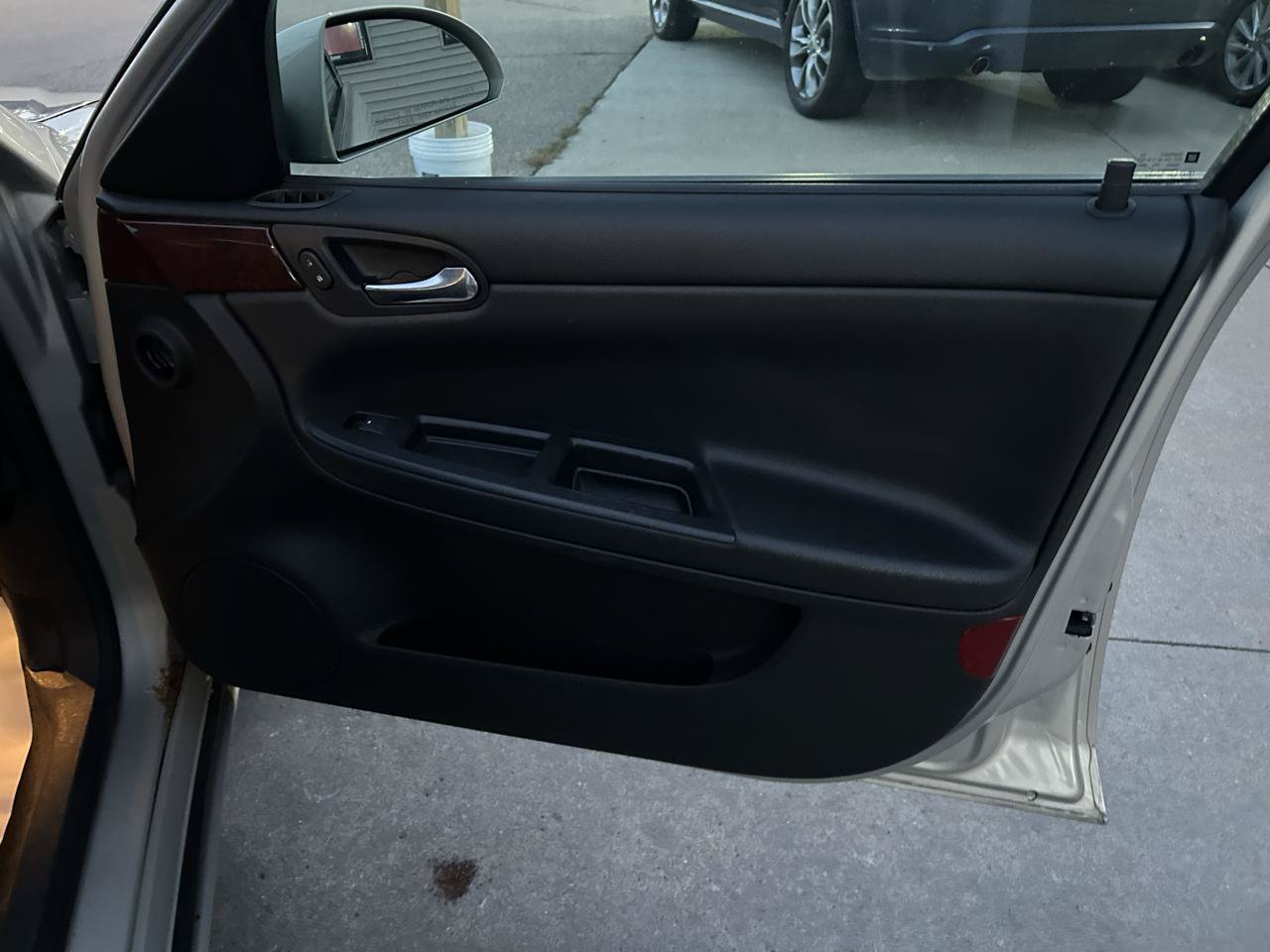 Used 2008 Chevrolet Impala LT FWD image 16