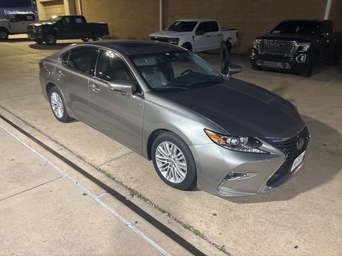 Used 2017 Lexus ES 350 image 4