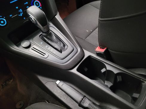 Used 2018 Ford Focus SE FWD image 26
