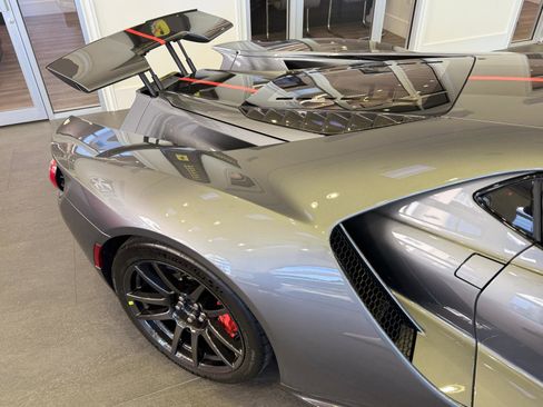 Used 2019 Ford GT Carbon Series image 28