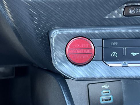 Used 2025 Ford Mustang Coupe image 21