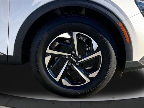 Used 2025 Kia Sportage LX image 31